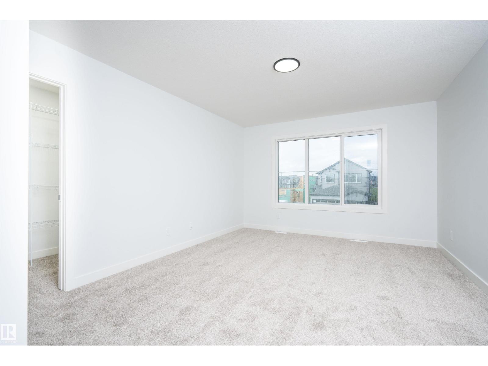 6255 29 AV SW - 18