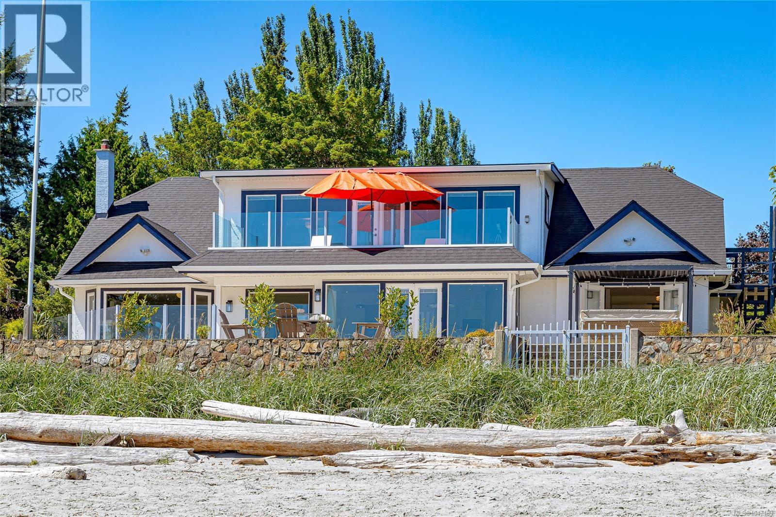 3905B Cadboro Bay Rd - 4