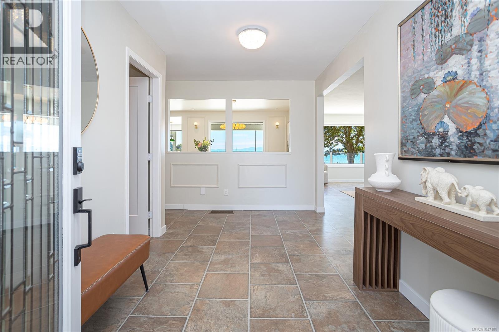 3905B Cadboro Bay Rd - 9