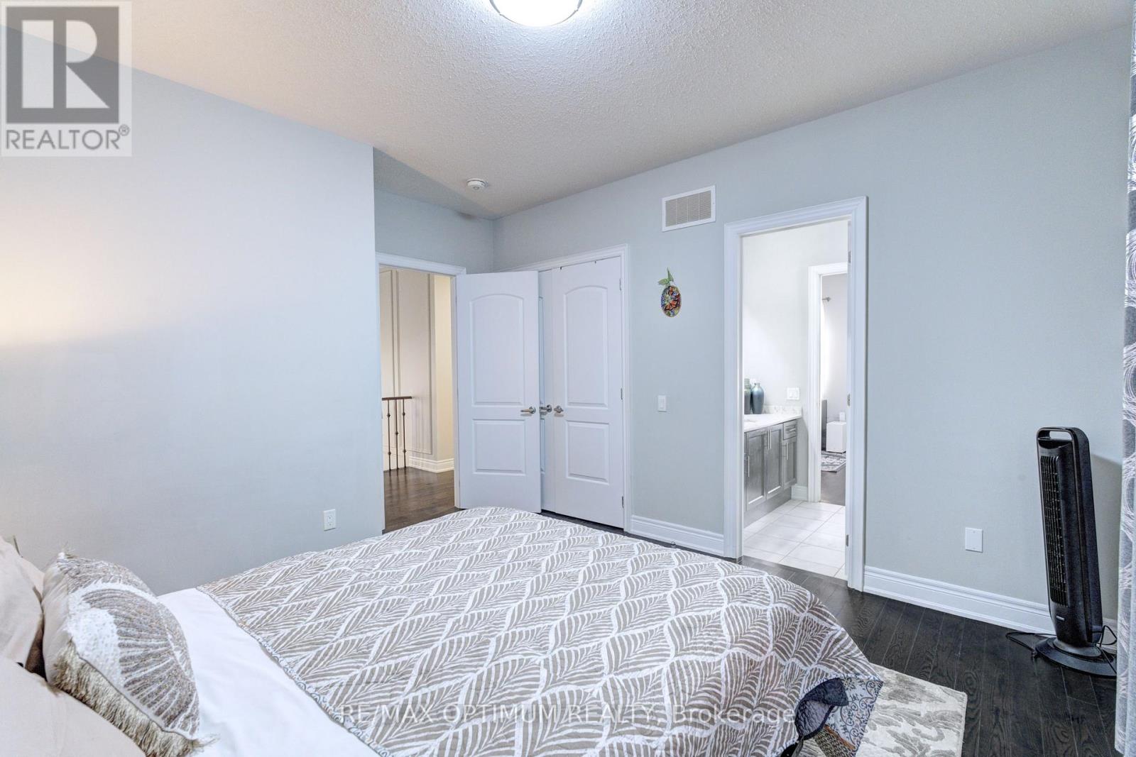 8 LYLE WAY - 24