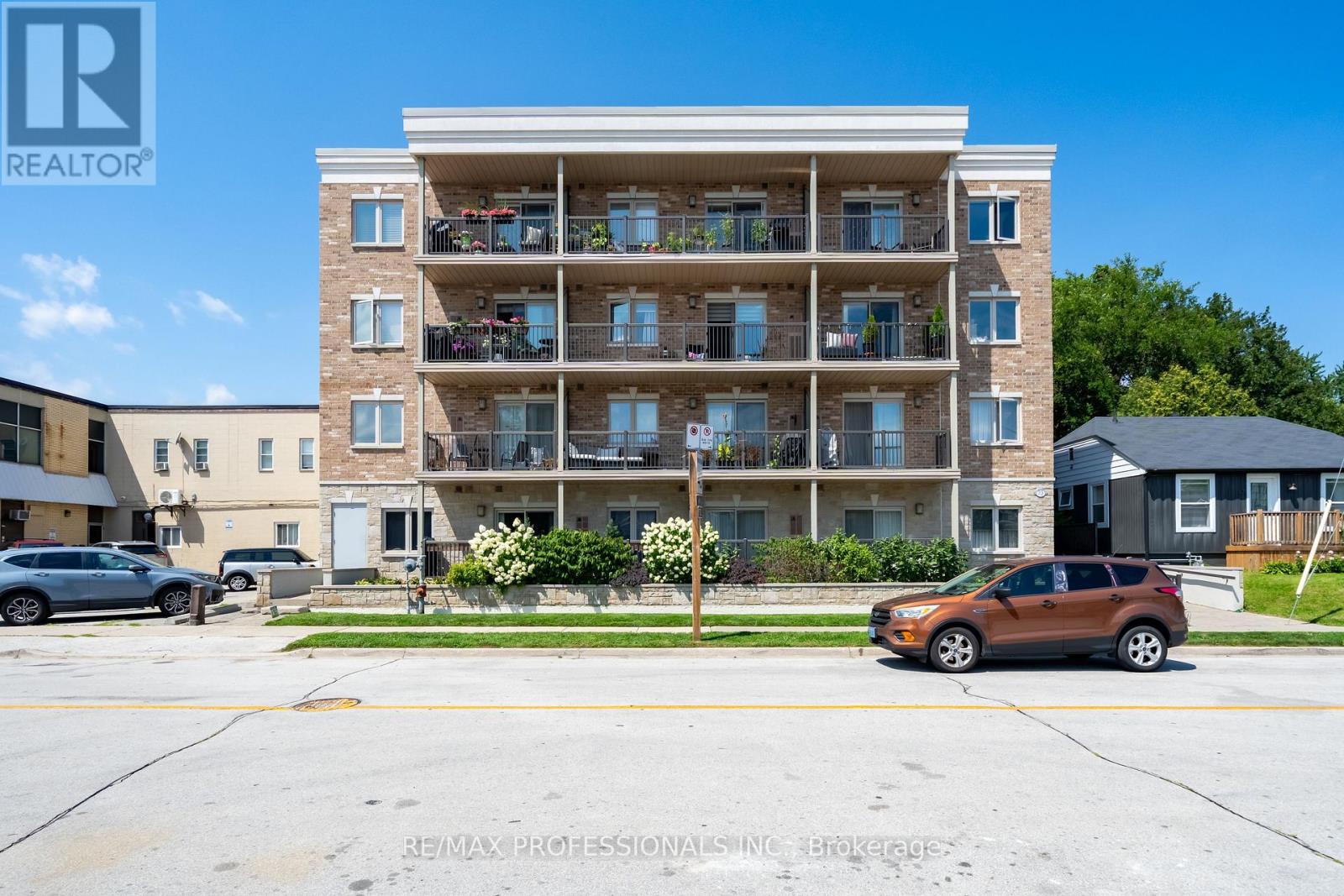 #405 73 WASHINGTON AVENUE - 1