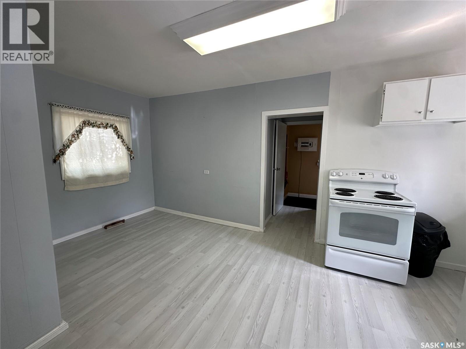 302 Morken STREET - 3