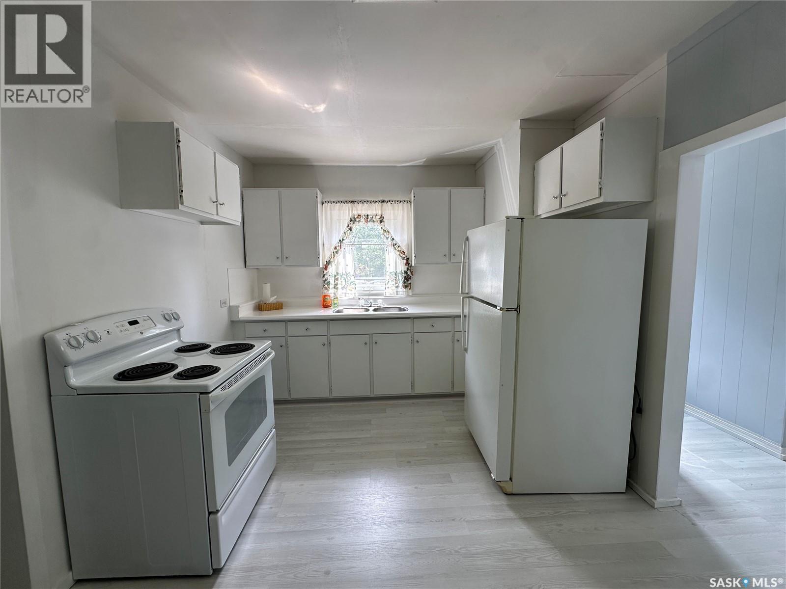 302 Morken STREET - 4