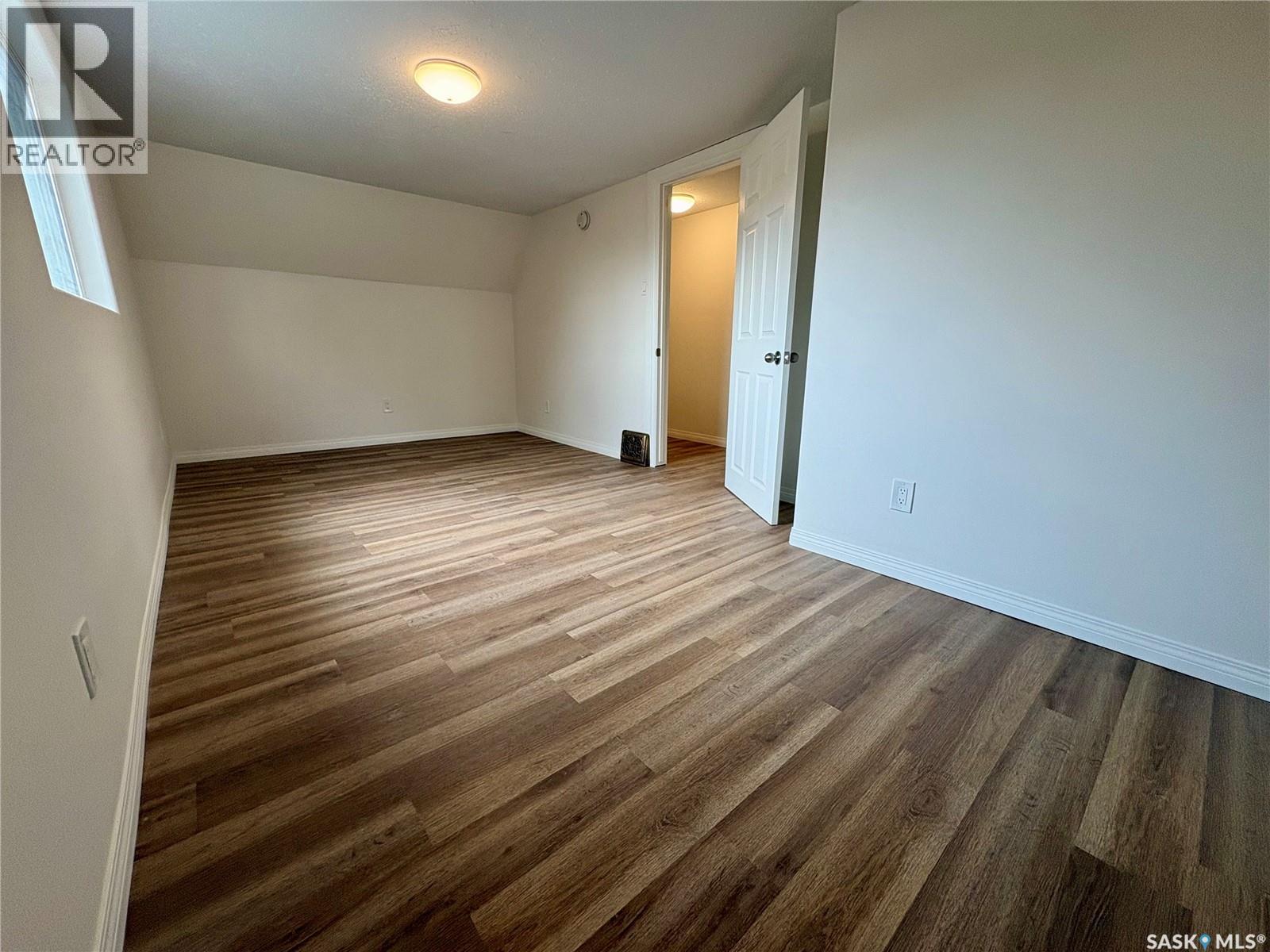 214 Thomson STREET - 21
