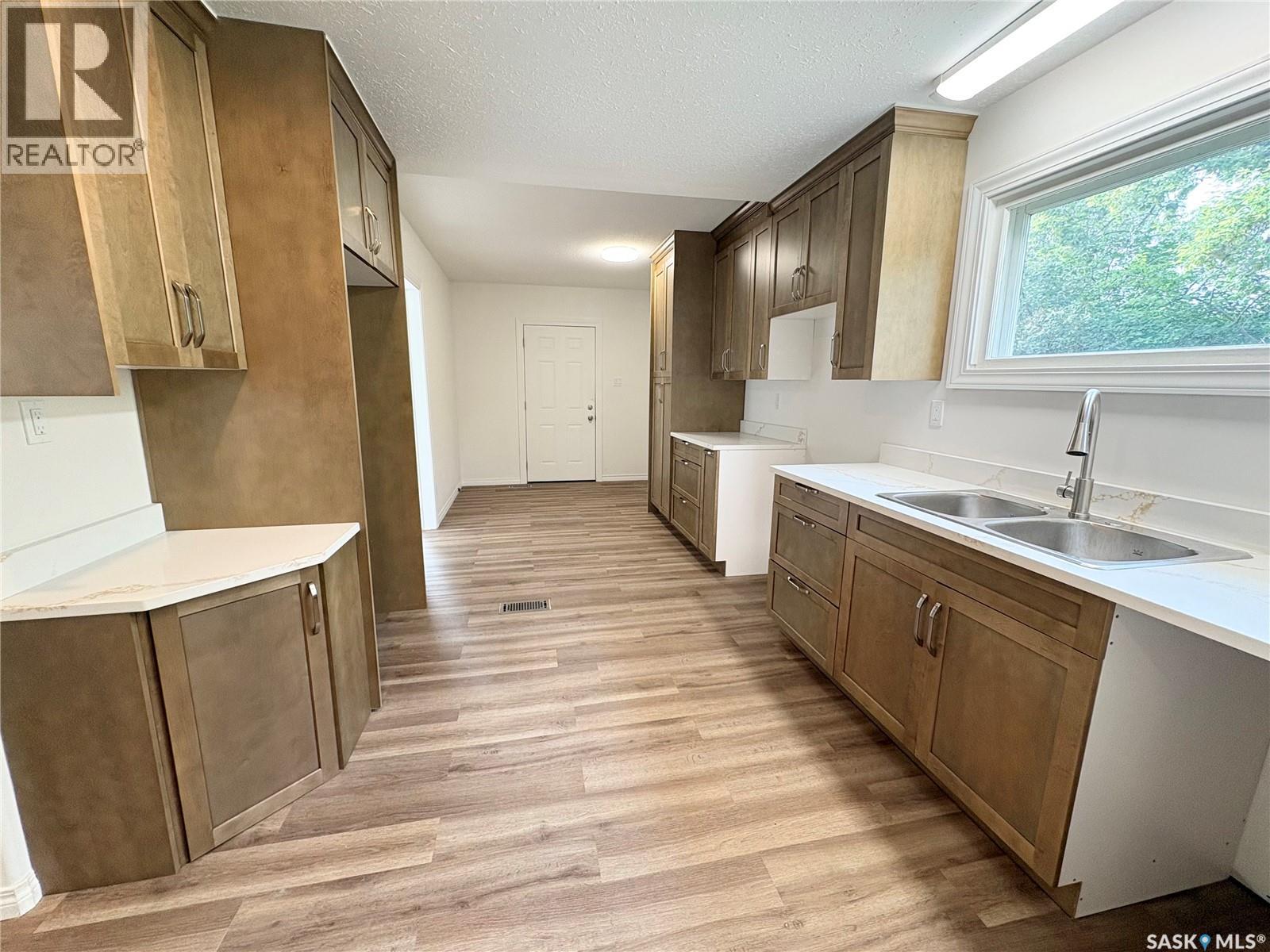 214 Thomson STREET - 9
