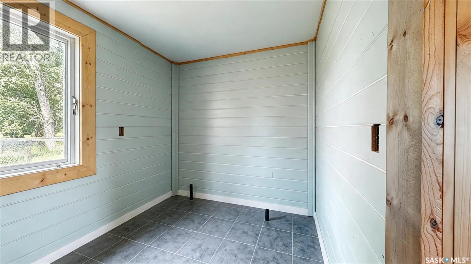 2 Chimney Coulee ROAD - Image 15