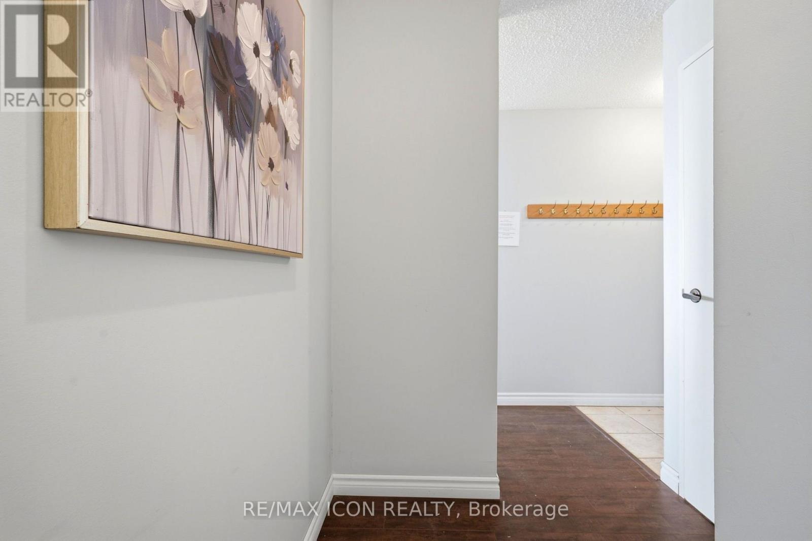 #708 375 KING STREET N - Image 16