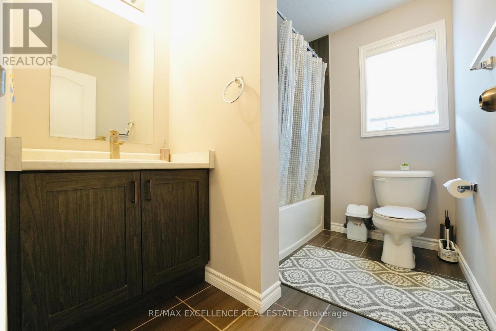 2443 BENNETT CROSS - Image 28