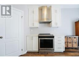 2443 Bennett Cross, London South, ON N6M0G6 Photo 12