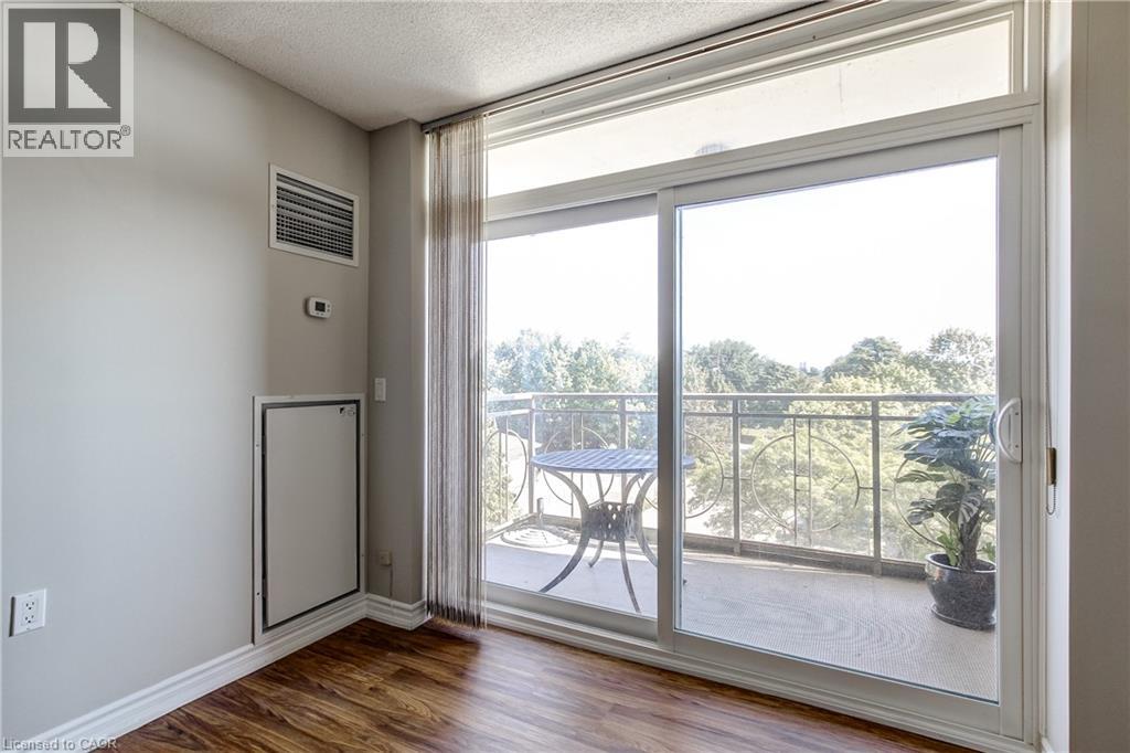 #1414 100 BURLOAK Drive - 15