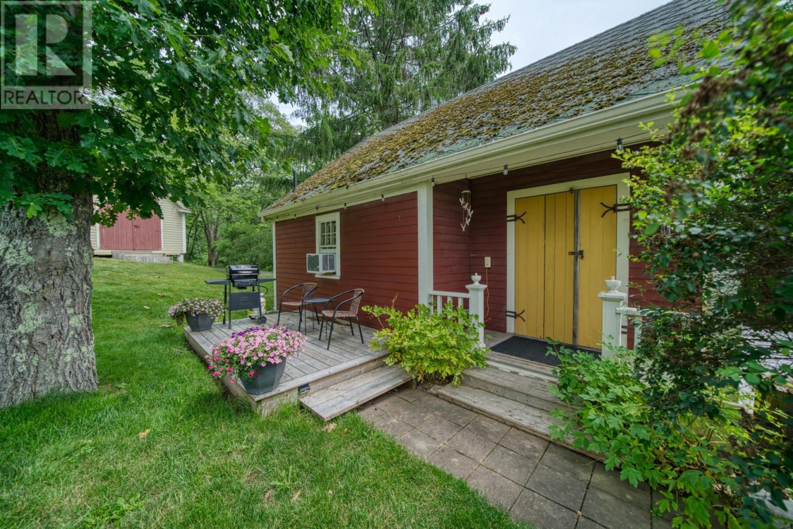 261 Edgewater Street - 37
