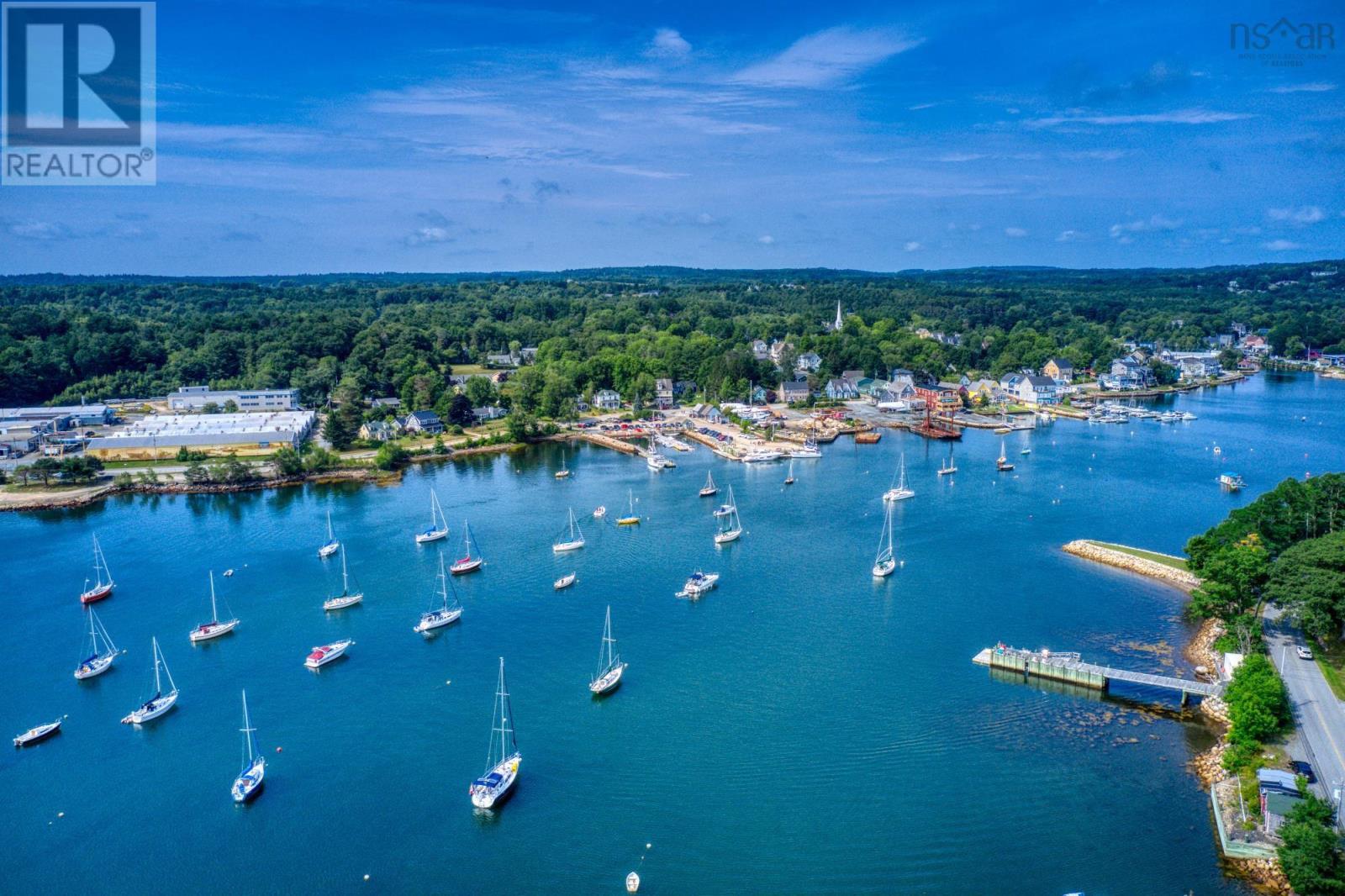 261 Edgewater Street - 30