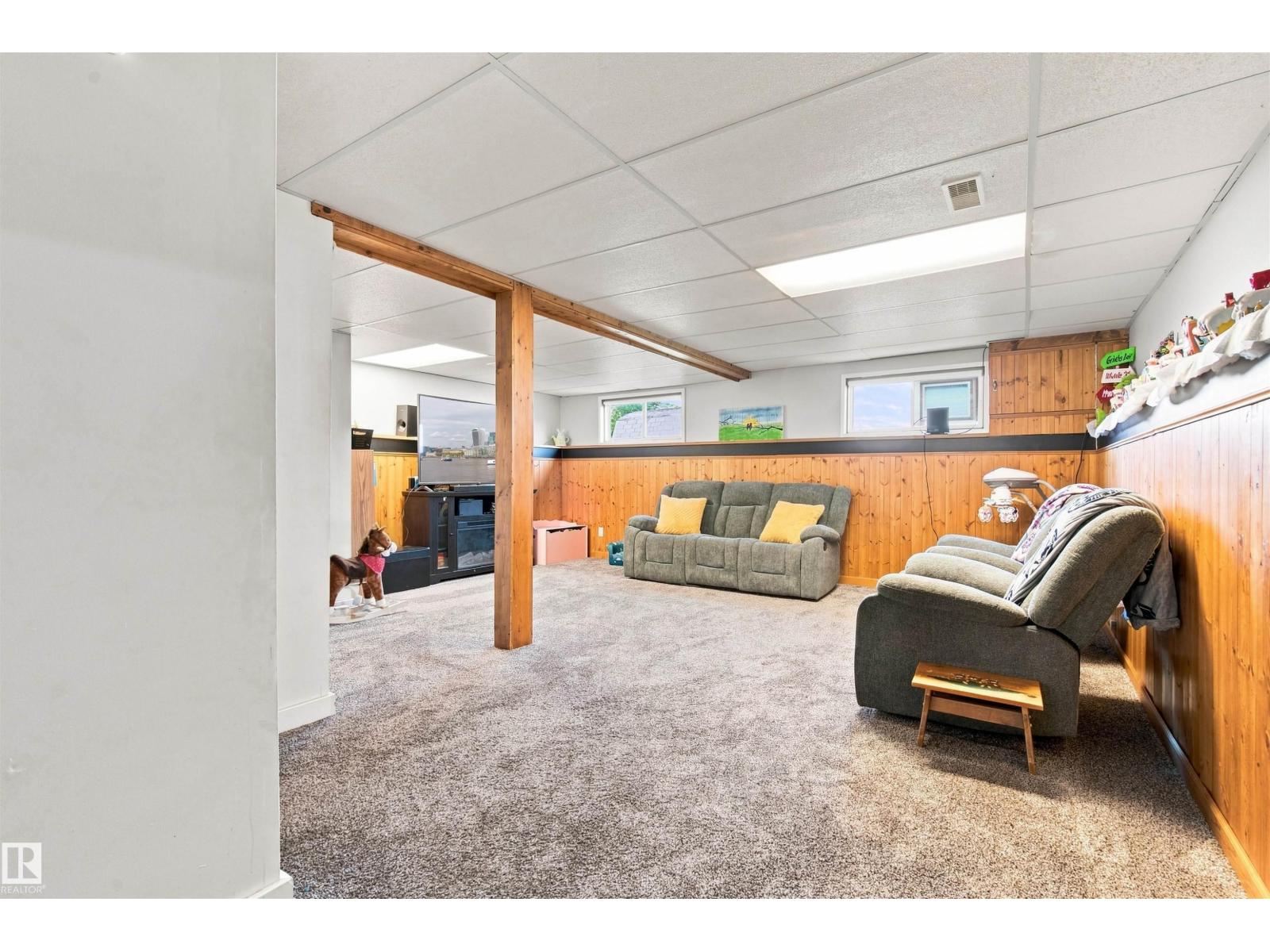 301 22 ST - Image 17