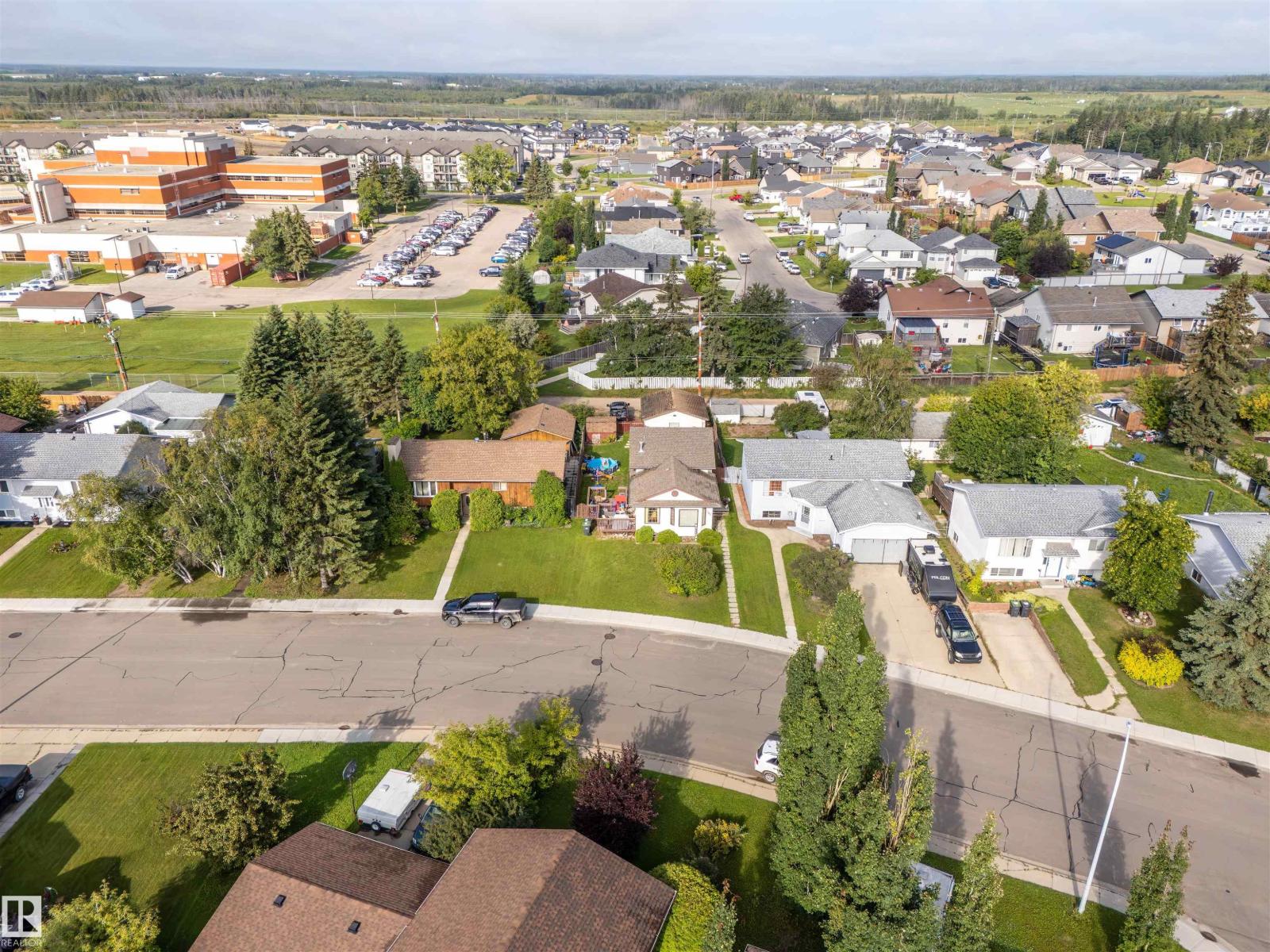 301 22 ST - Image 33