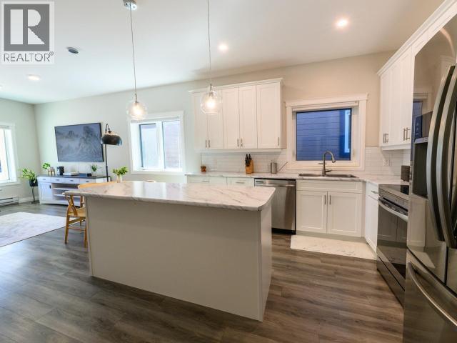 36 EUGENE AVENUE - 14