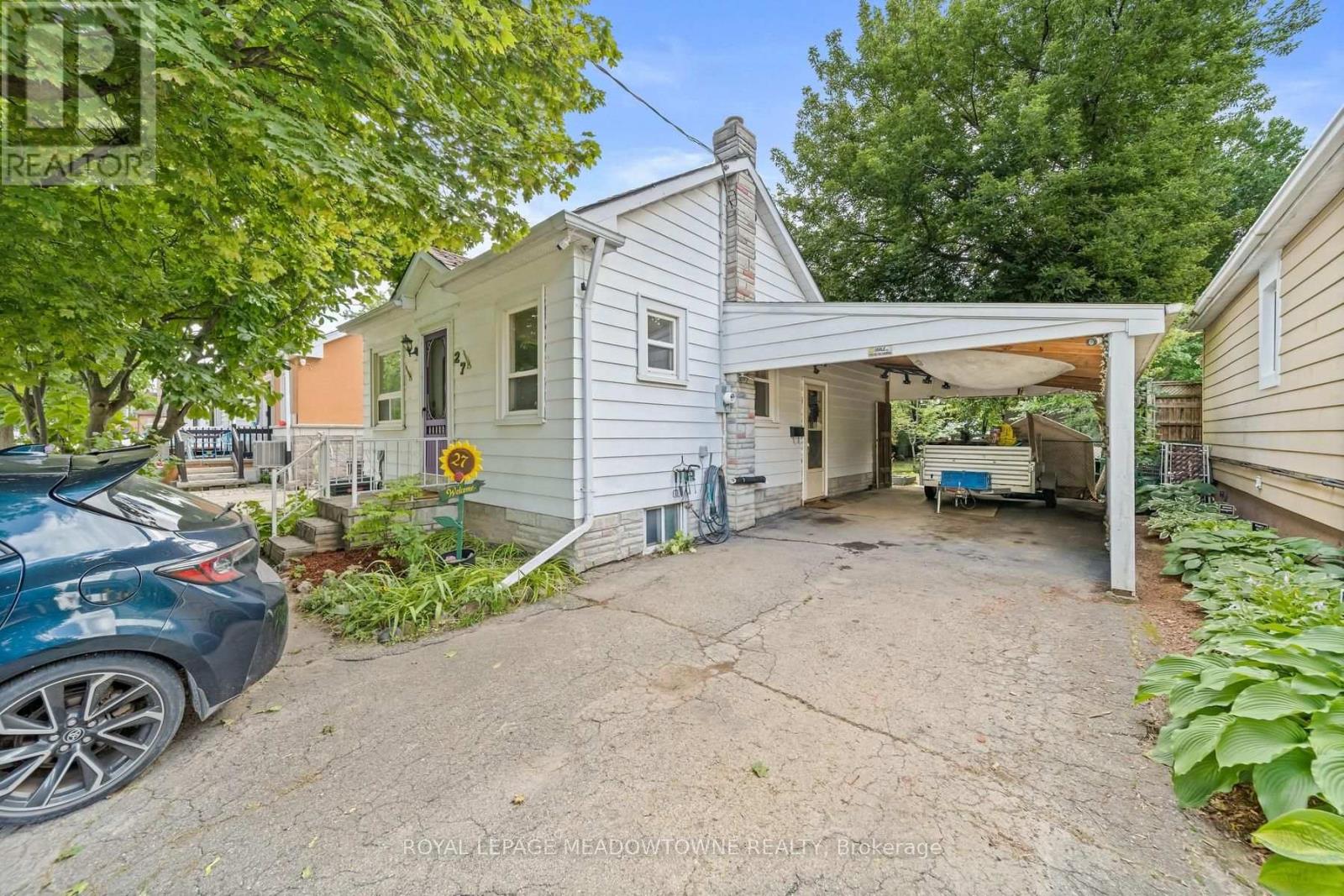 27 ROYCE AVENUE - 2