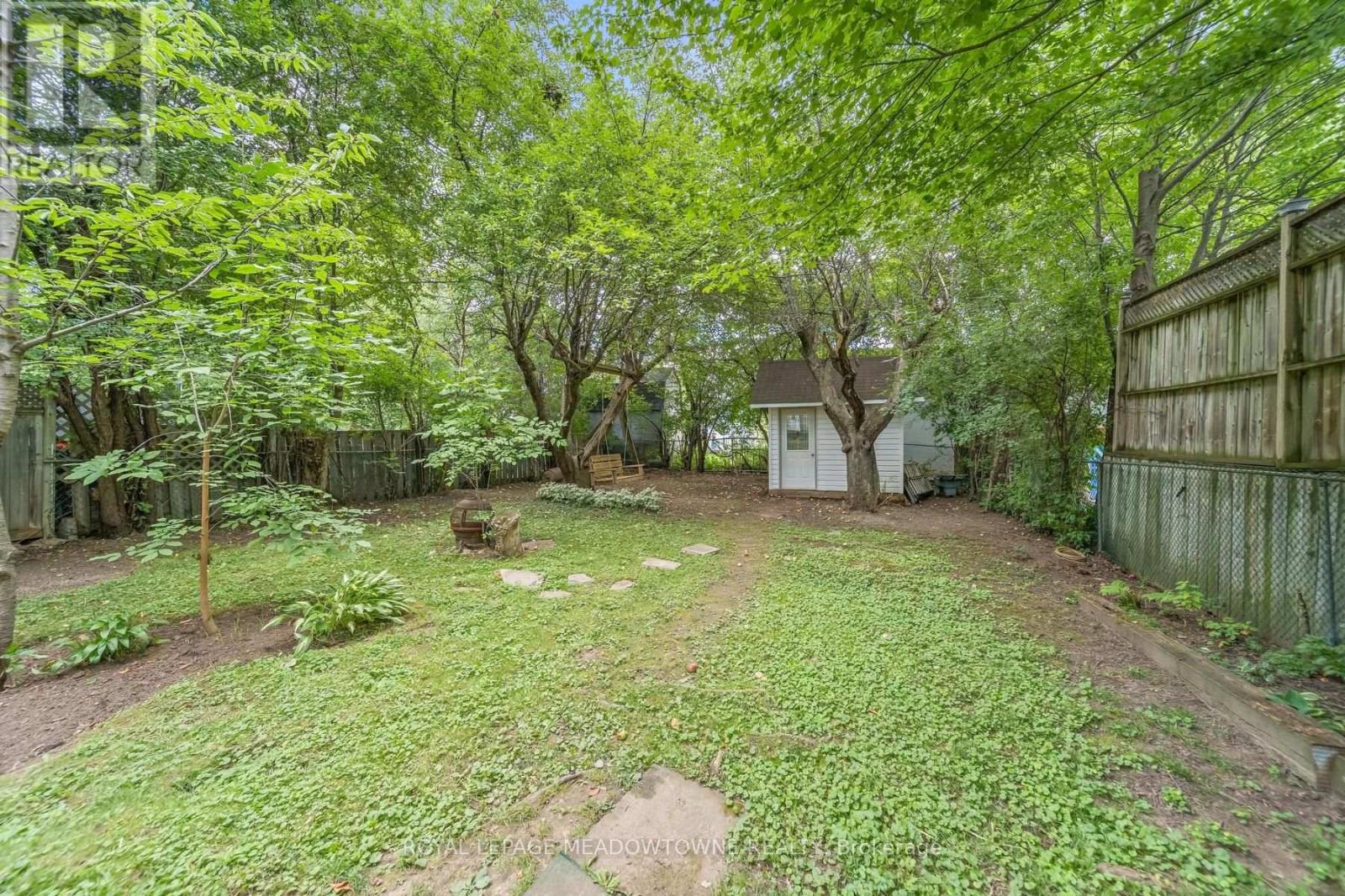 27 ROYCE AVENUE - 28