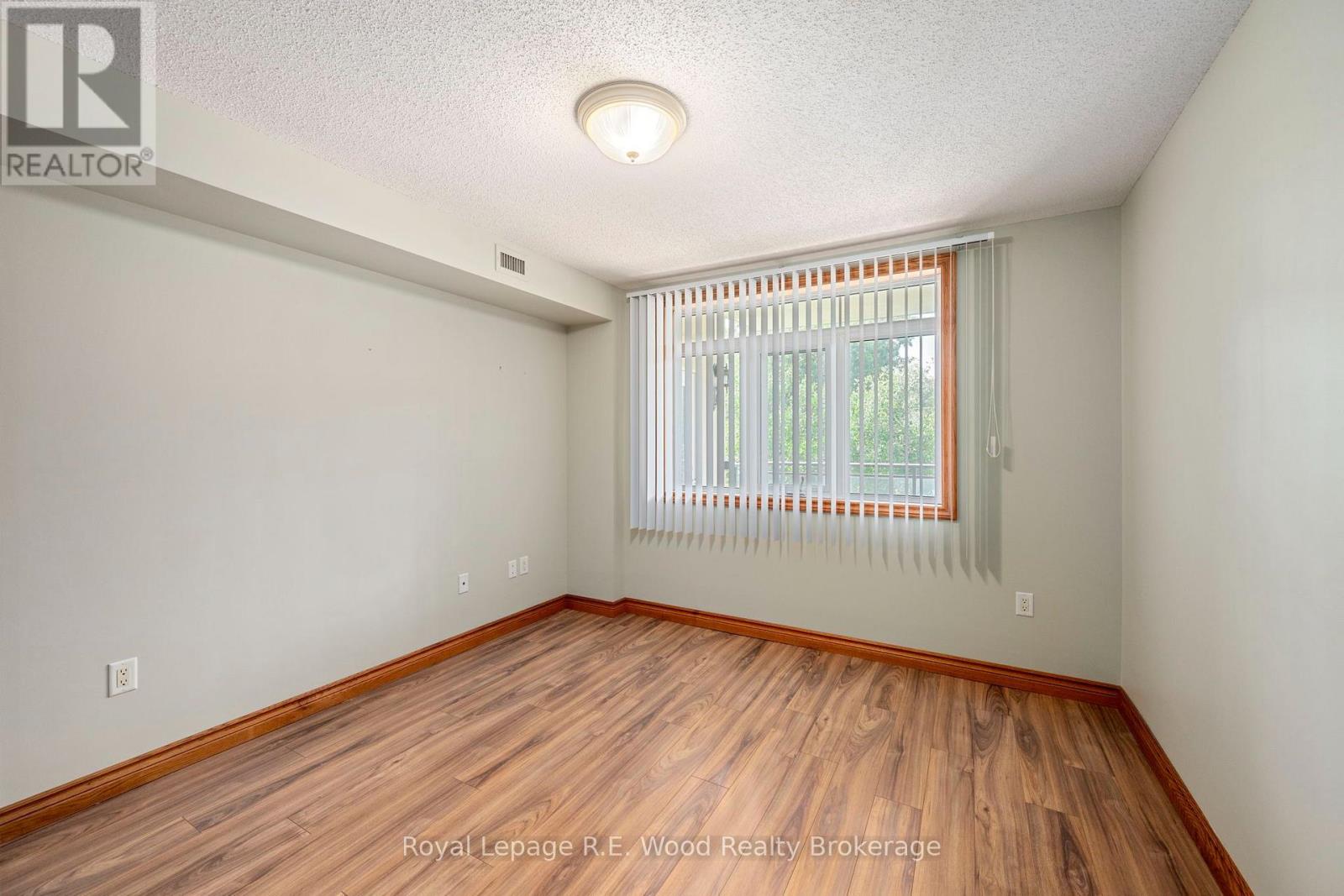 #205 80 BRIDGE STREET E - Image 18