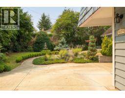 3279 Blueback Dr, Nanoose Bay, BC V9P9J1 Photo 16