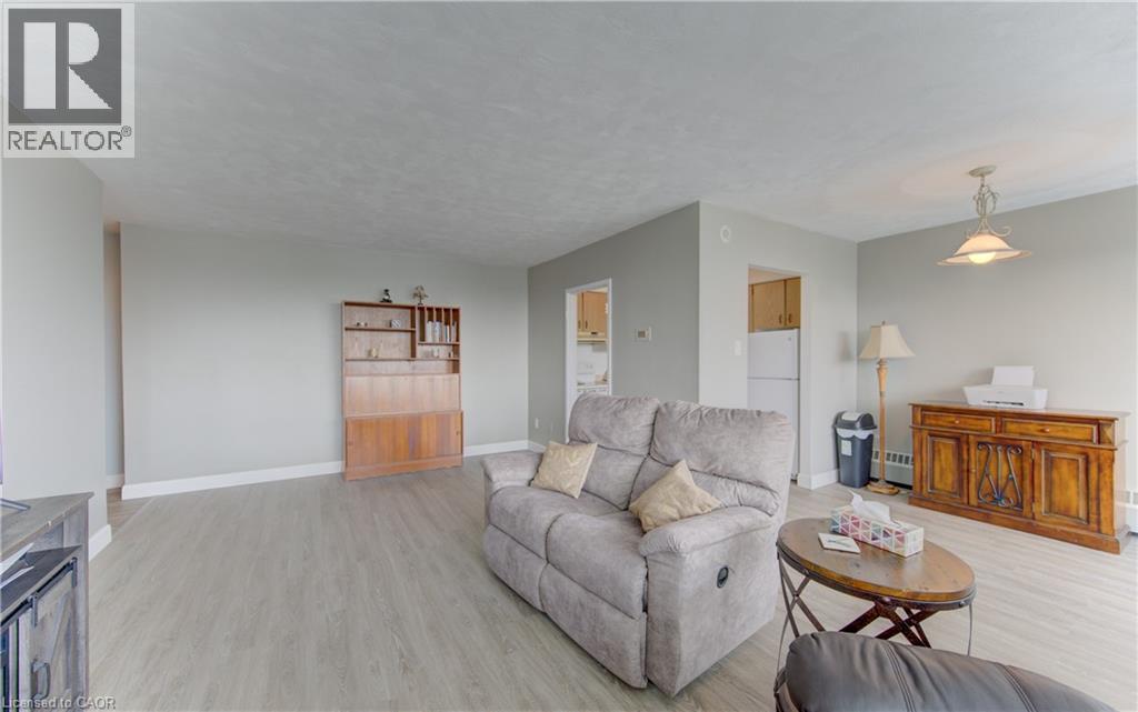 #403 24 MIDLAND Drive - Image 4