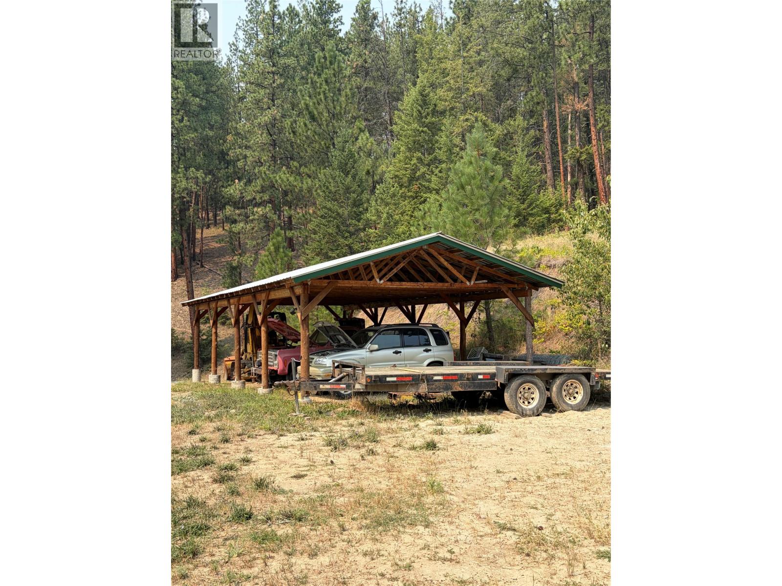 7465 Broadwater Road, Castlegar