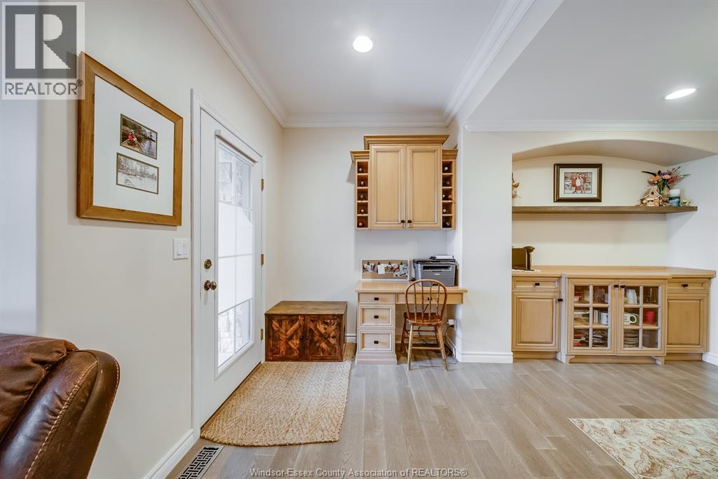 205 WHISPER CREEK CIRCLE - Image 16