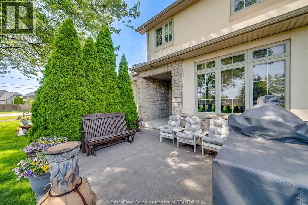 205 WHISPER CREEK CIRCLE - Image 40