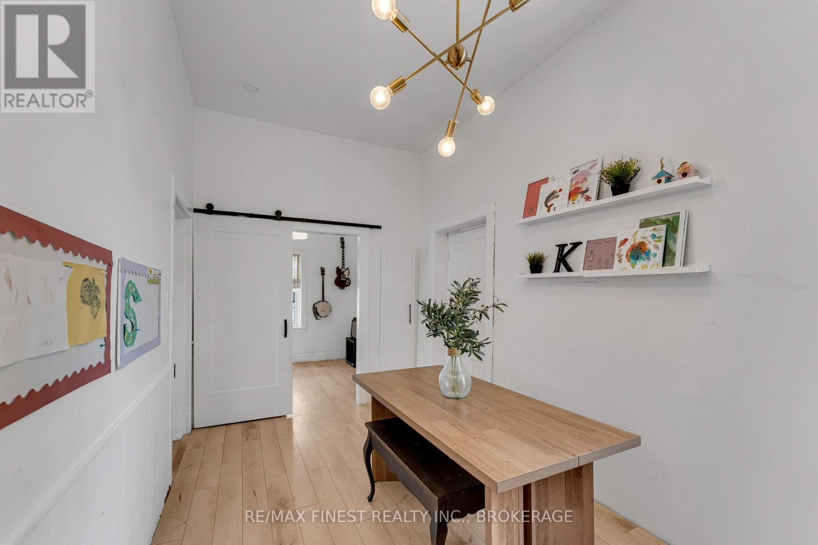 136 ROBERT STREET - Image 20