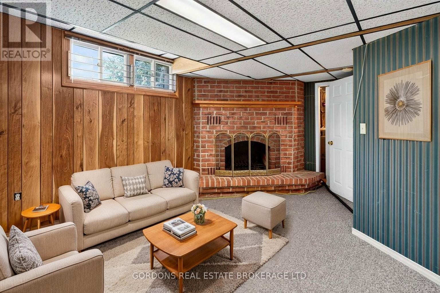 470 KINGSDALE AVENUE - Image 41