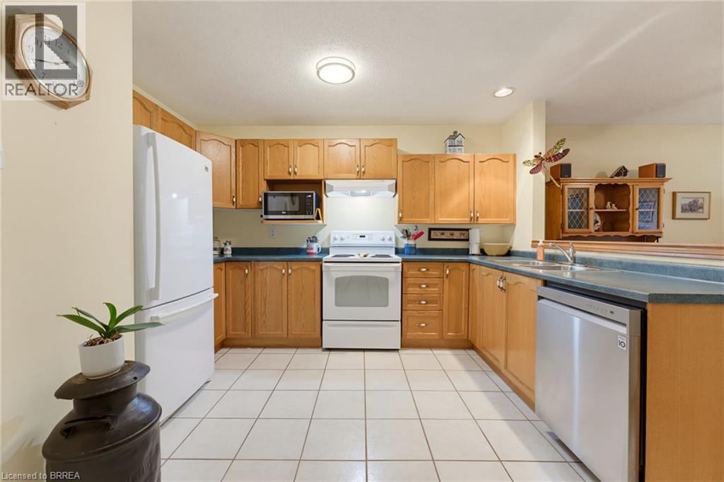 #10 60 WHITLAW Way - 6