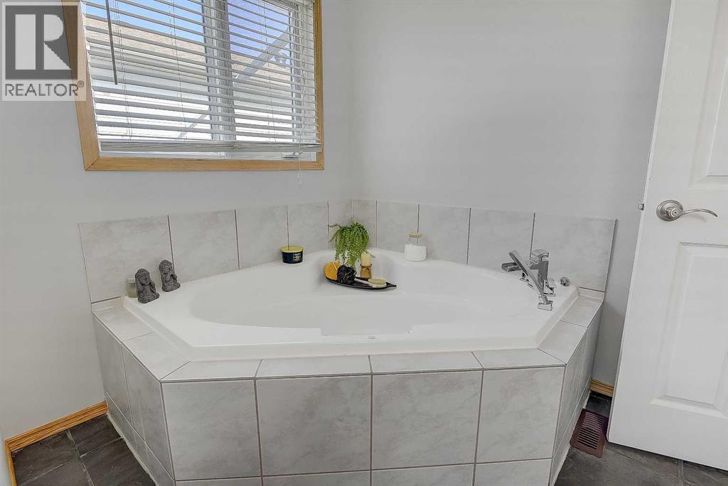 10659 81 Avenue - Image 13