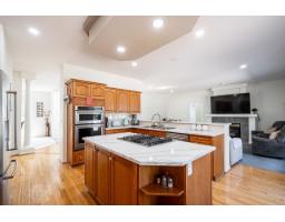 5758 W Kettle Crescent, Surrey, BC V3S8R6 Photo 11