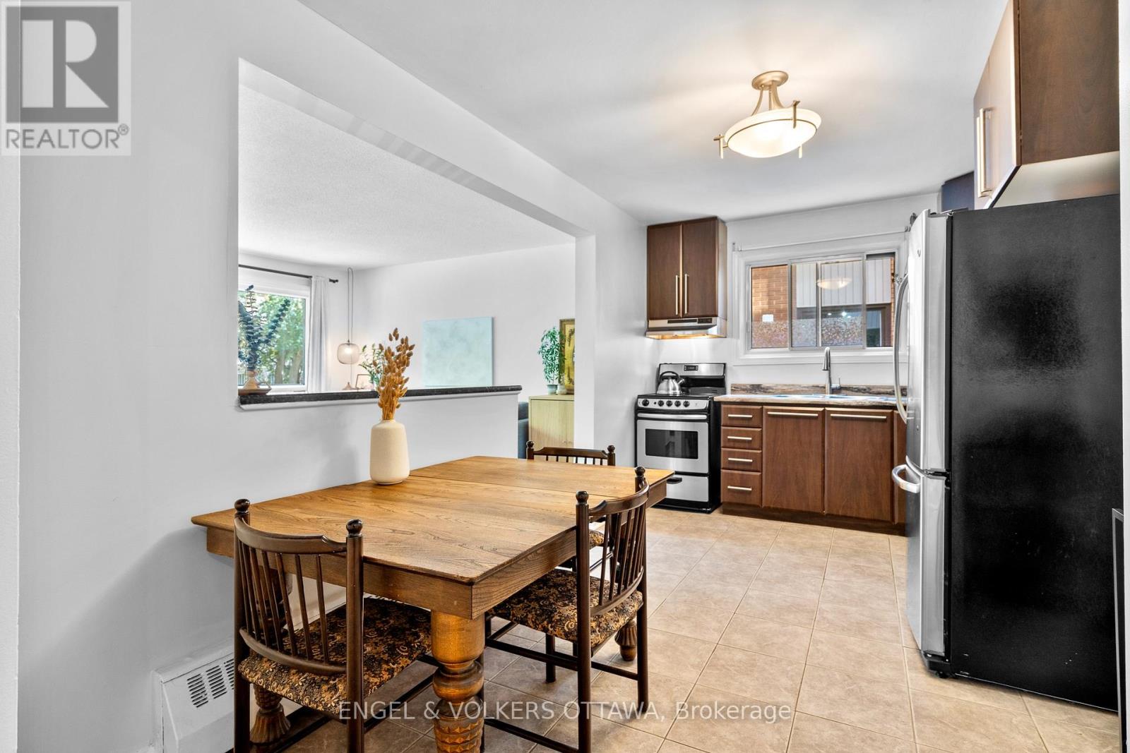 2 Bed, 1 Bath House for Sale in Ottawa – 11 – 270 BEECHWOOD AVENUE, Ottawa – MLS# X13687118 - Image 8