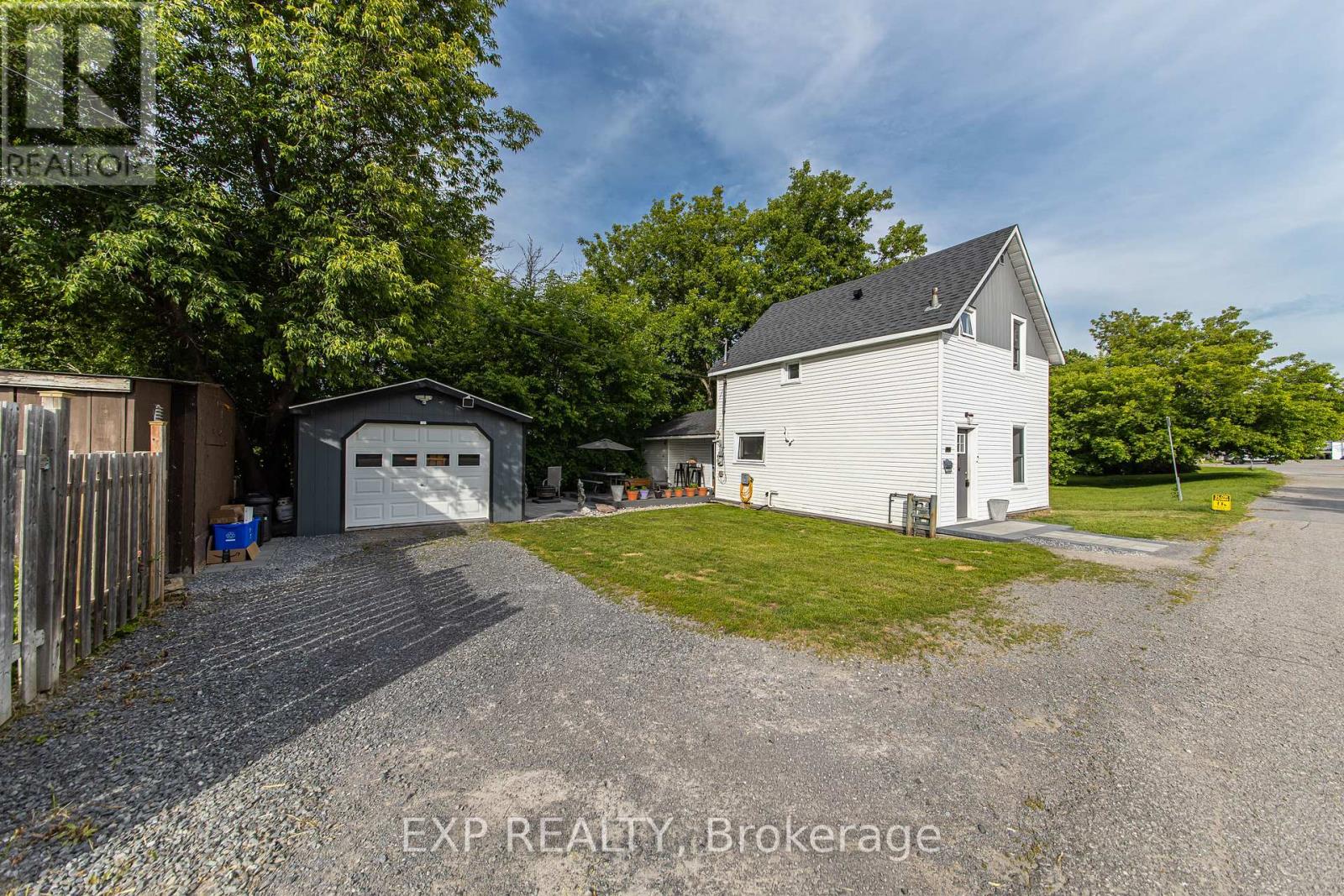 22 ST JOHNS WAY - 23