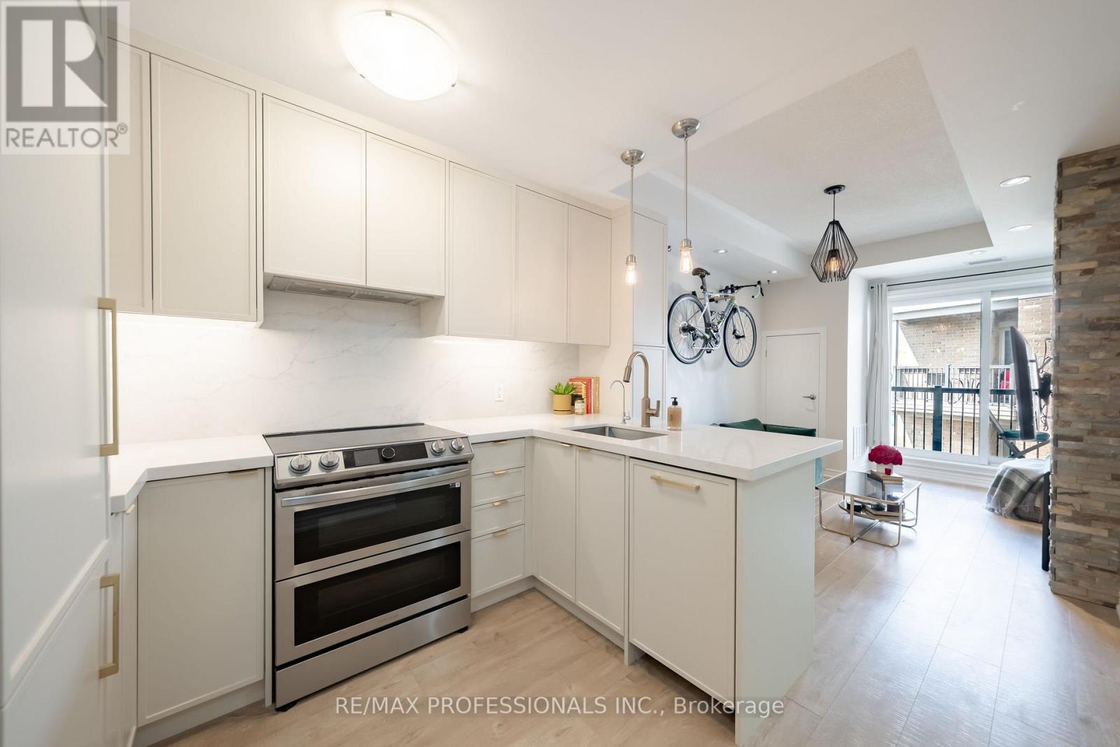 #405 73 WASHINGTON AVENUE - 2
