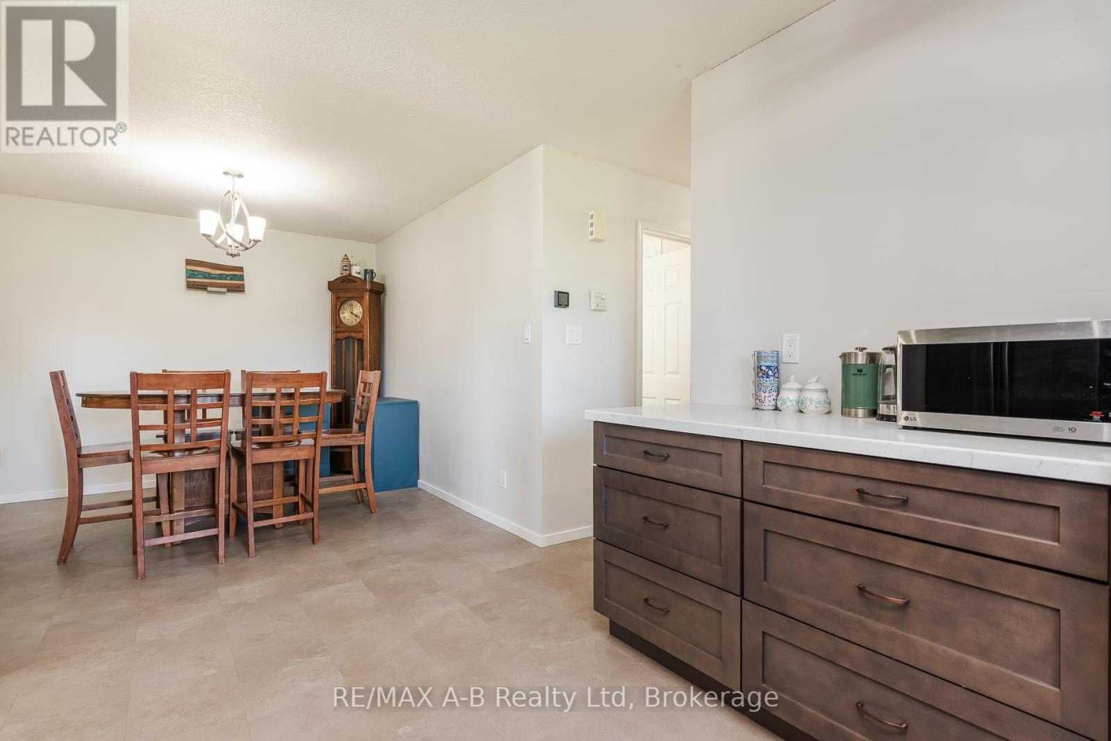 180 WESTWOOD AVENUE - Image 26