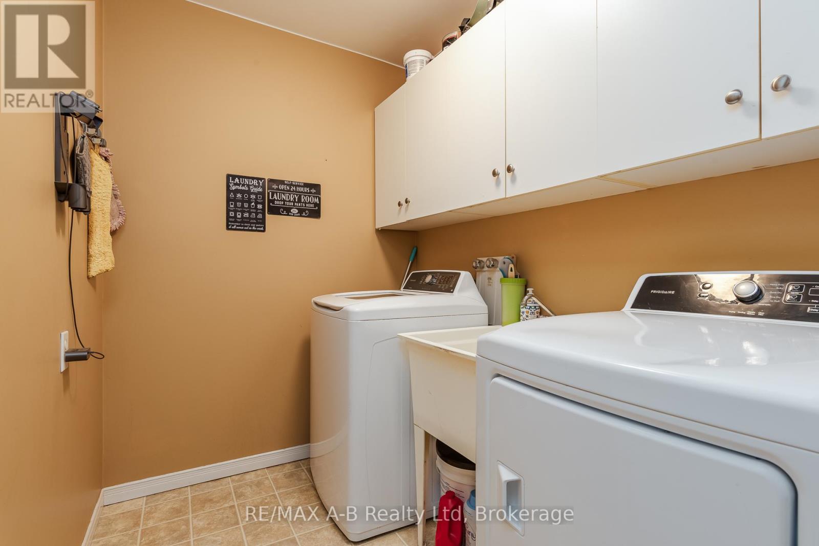 180 WESTWOOD AVENUE - Image 41