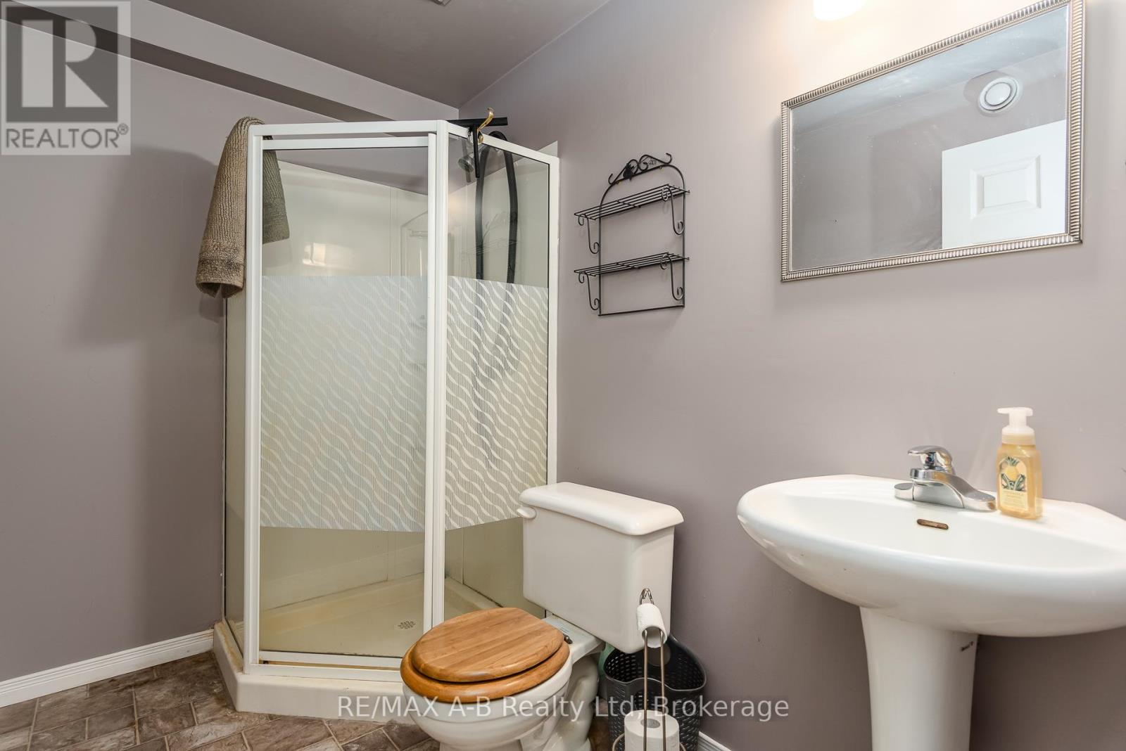 180 WESTWOOD AVENUE - 48