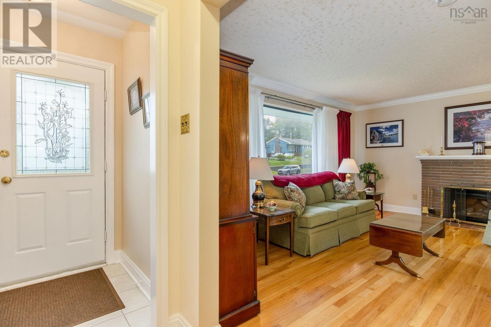 21 Canary Crescent - 10