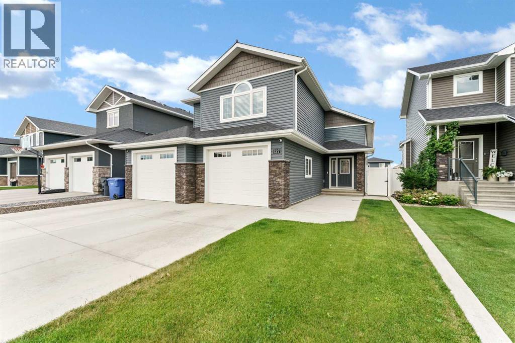 127 Hamptons Crescent SE
