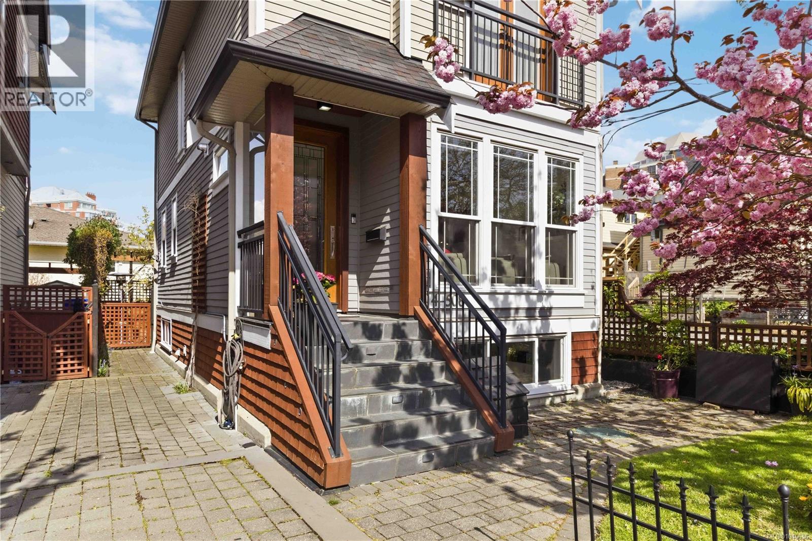 4 508 Pendray Street, Victoria