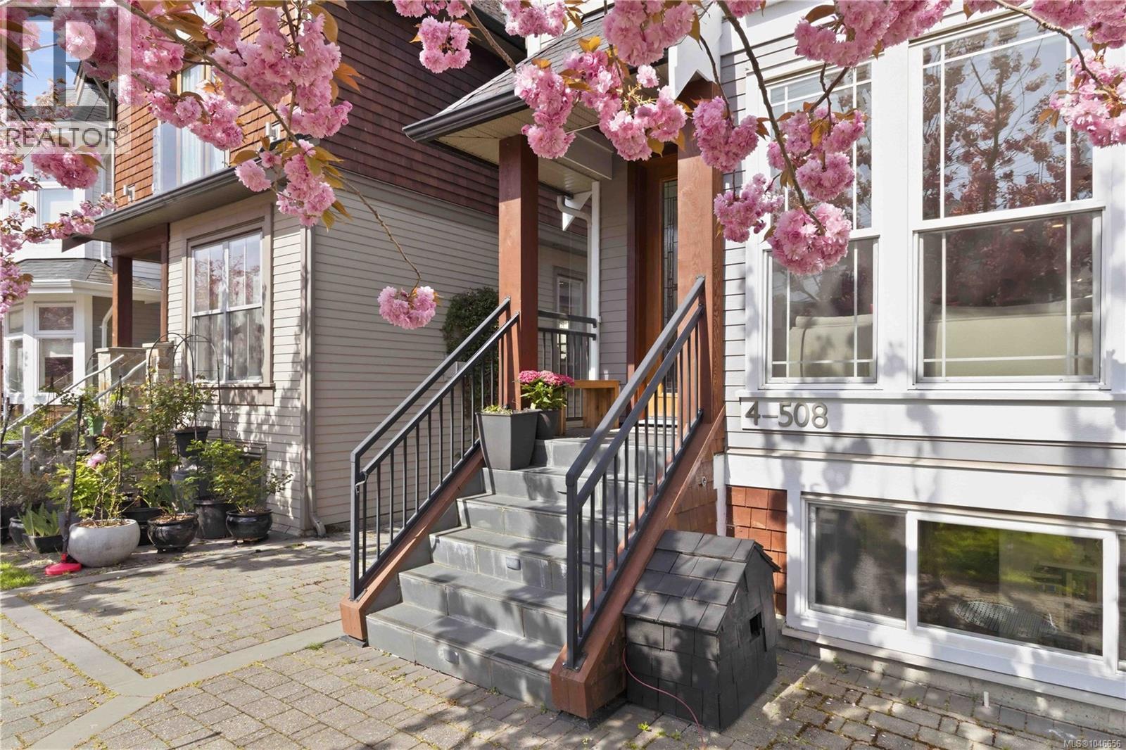 4 508 Pendray Street, Victoria