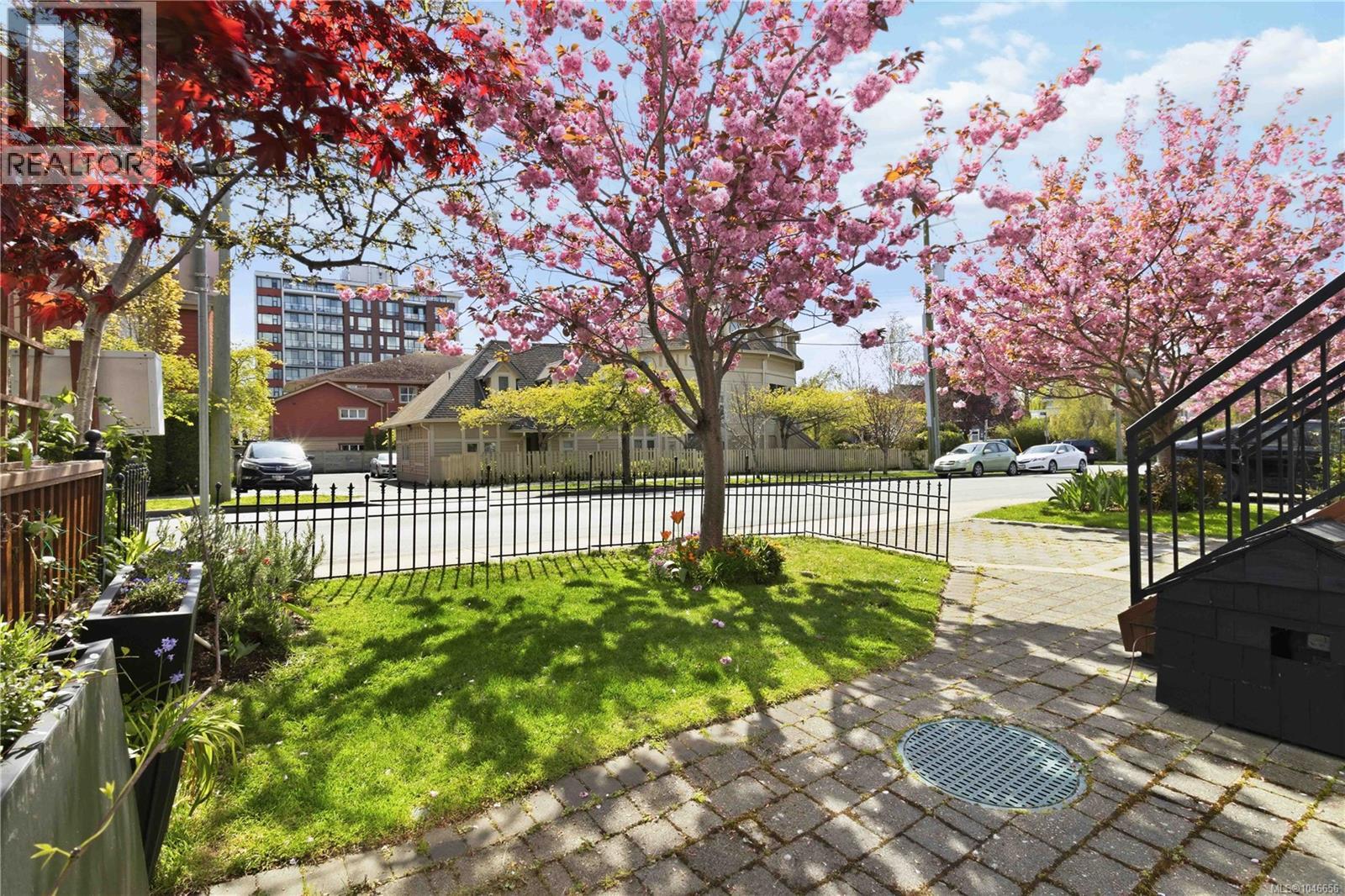 4 508 Pendray Street, Victoria