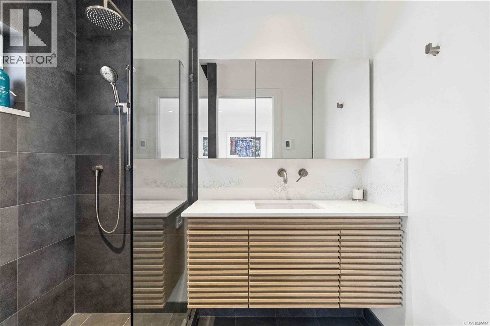 4 508 Pendray Street, Victoria