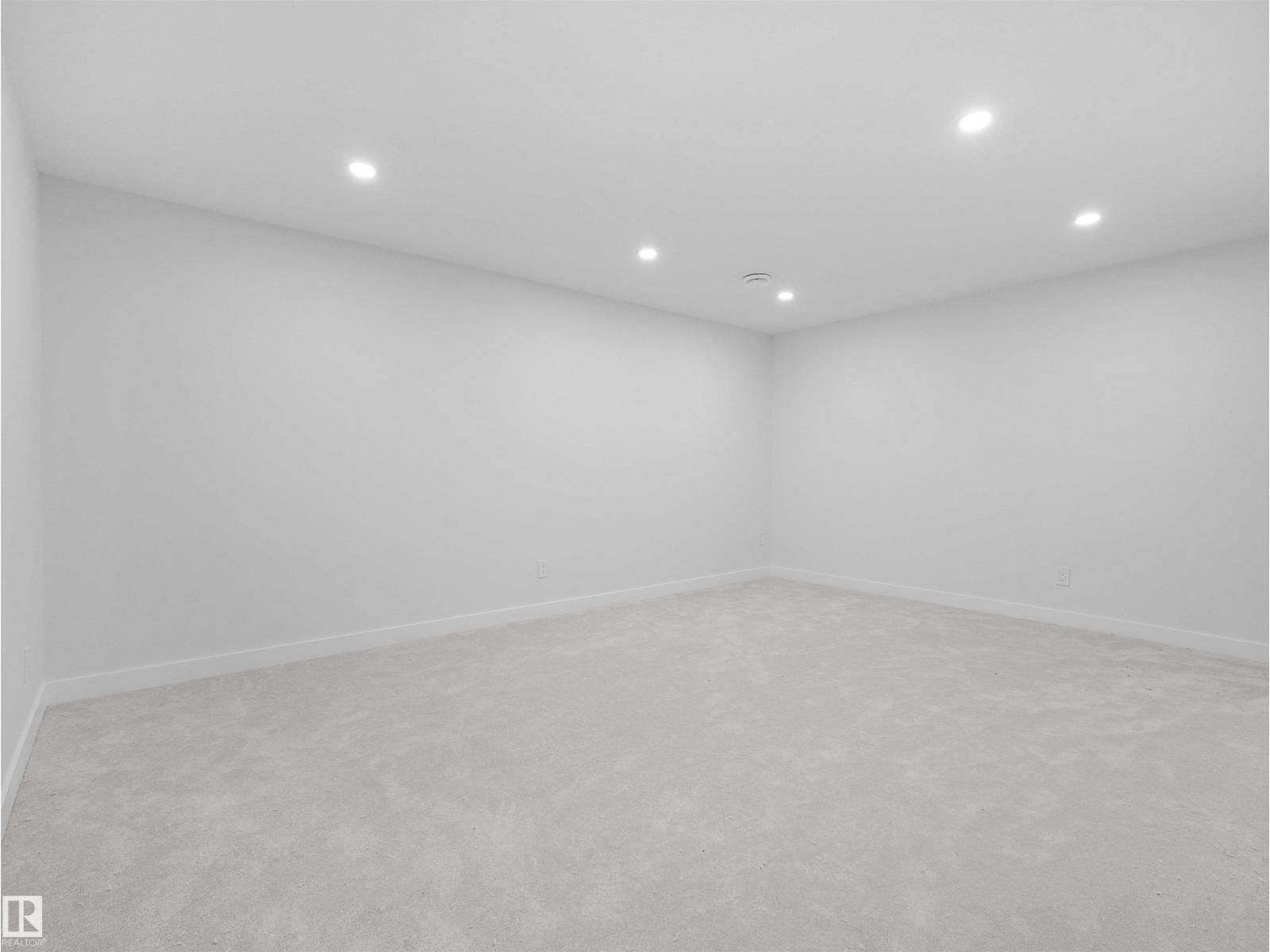 126 Woodstock NW - Image 24