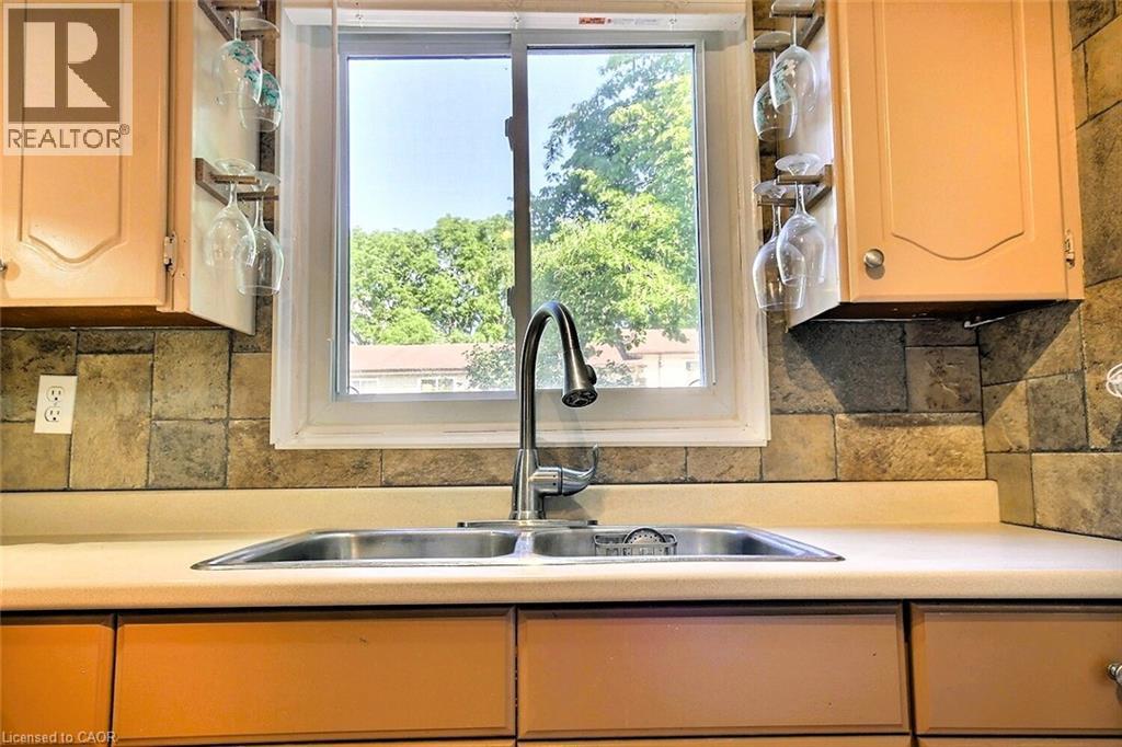 541 PARKVIEW Crescent - 9
