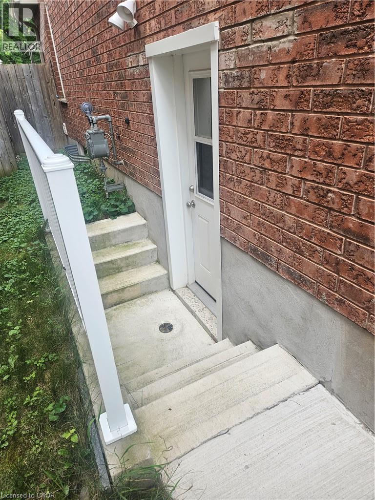 101 STEEPLERIDGE Street Unit# Lower — photo 2
