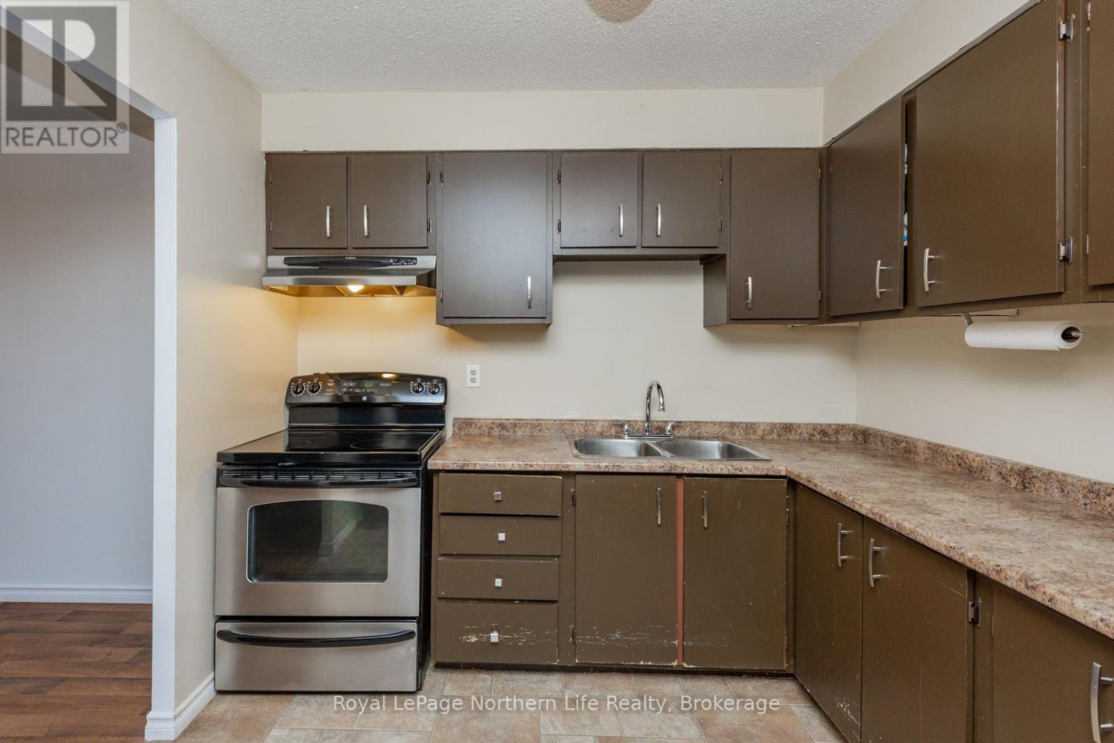 #407 330 SIXTH AVENUE W - 15