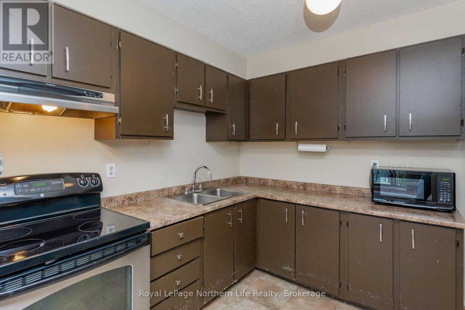 #407 330 SIXTH AVENUE W - Image 14