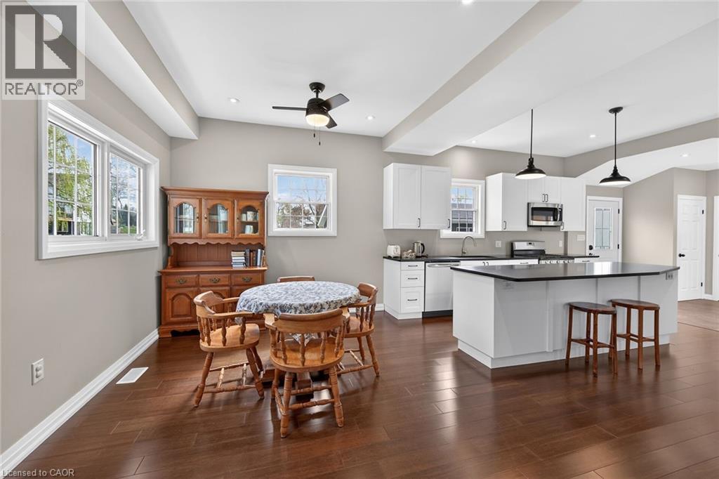 22 KING Avenue - Image 10